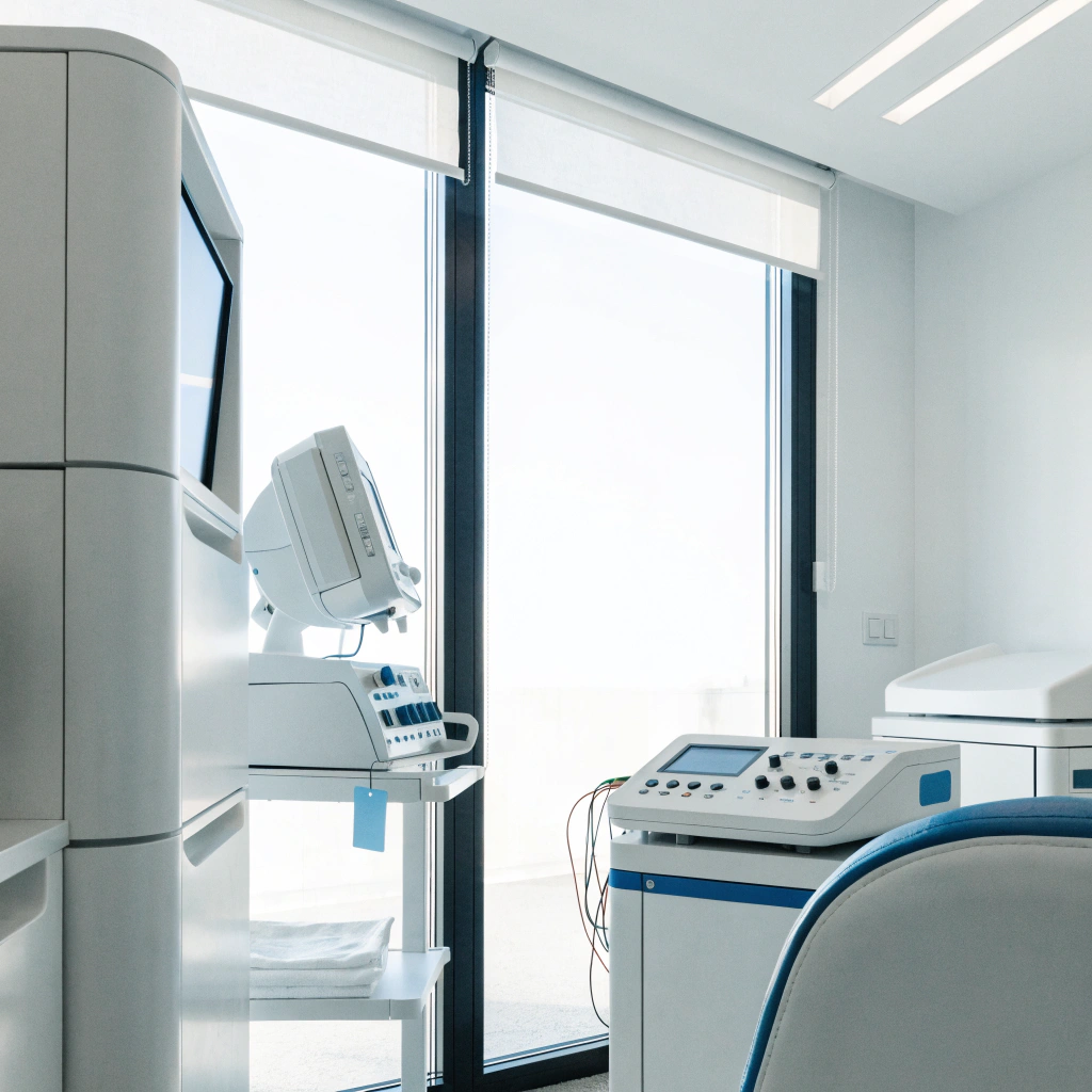 bright-cardiology-consultation-room--modern-ecg-an